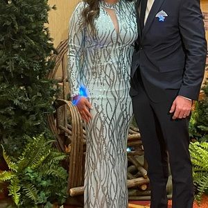 Beautiful blue sequin dress 💙